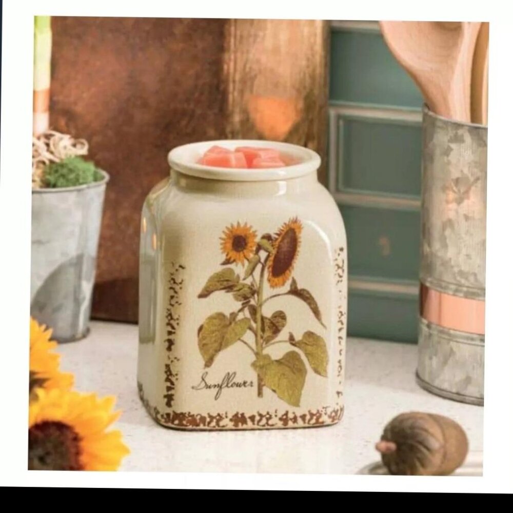 SCENTSY Rustic Sunflower Wax Warmer-New in Box